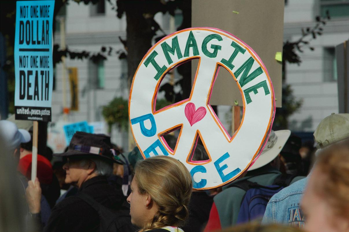 ./Peace_Symbol_20071027_103716_OnStickSFProtest_7178B.jpg