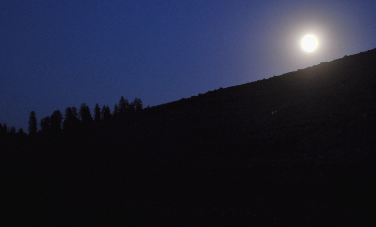 ./FullMoon20130919_195034_Shasta_Lake_B13_7534.jpg