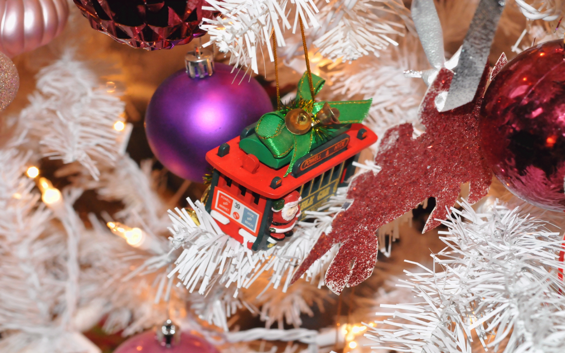 ./Christmas_Ornament_20211213_143057_C21_1367.jpg