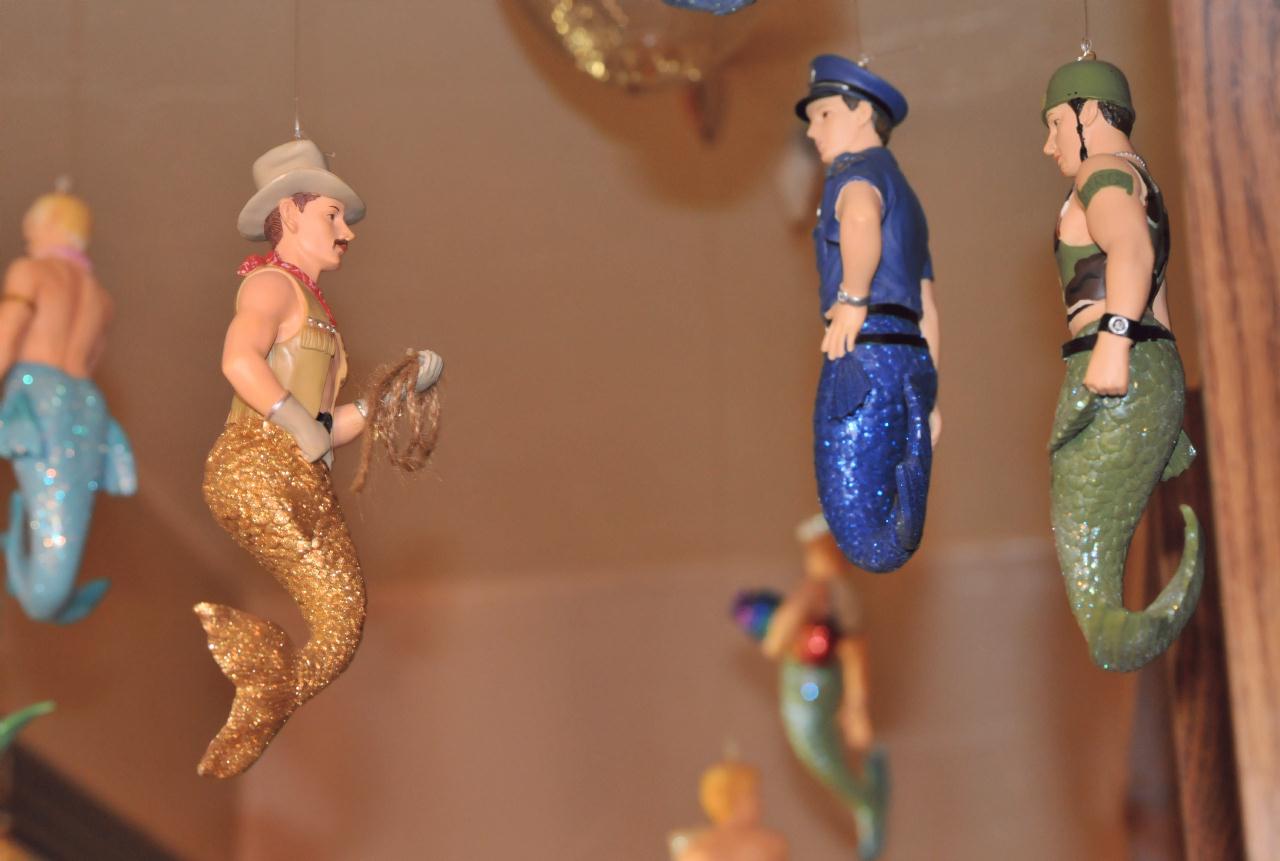 ./Figurine20081128_135140_LarrysAptSF_7377BCX.jpg