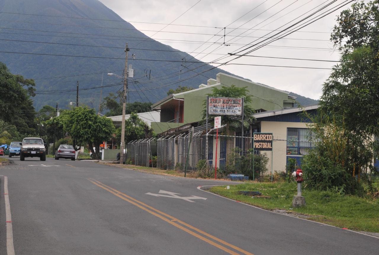 ./LaFortunaCostaRica20080912_03_4132BCX.jpg