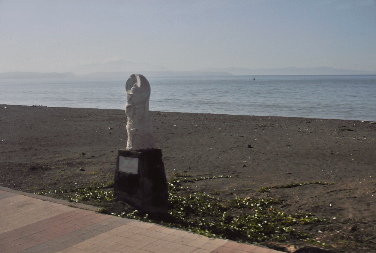 ./Puntarenas_Costa_Rica_20140508_074223_C14_2893.jpg