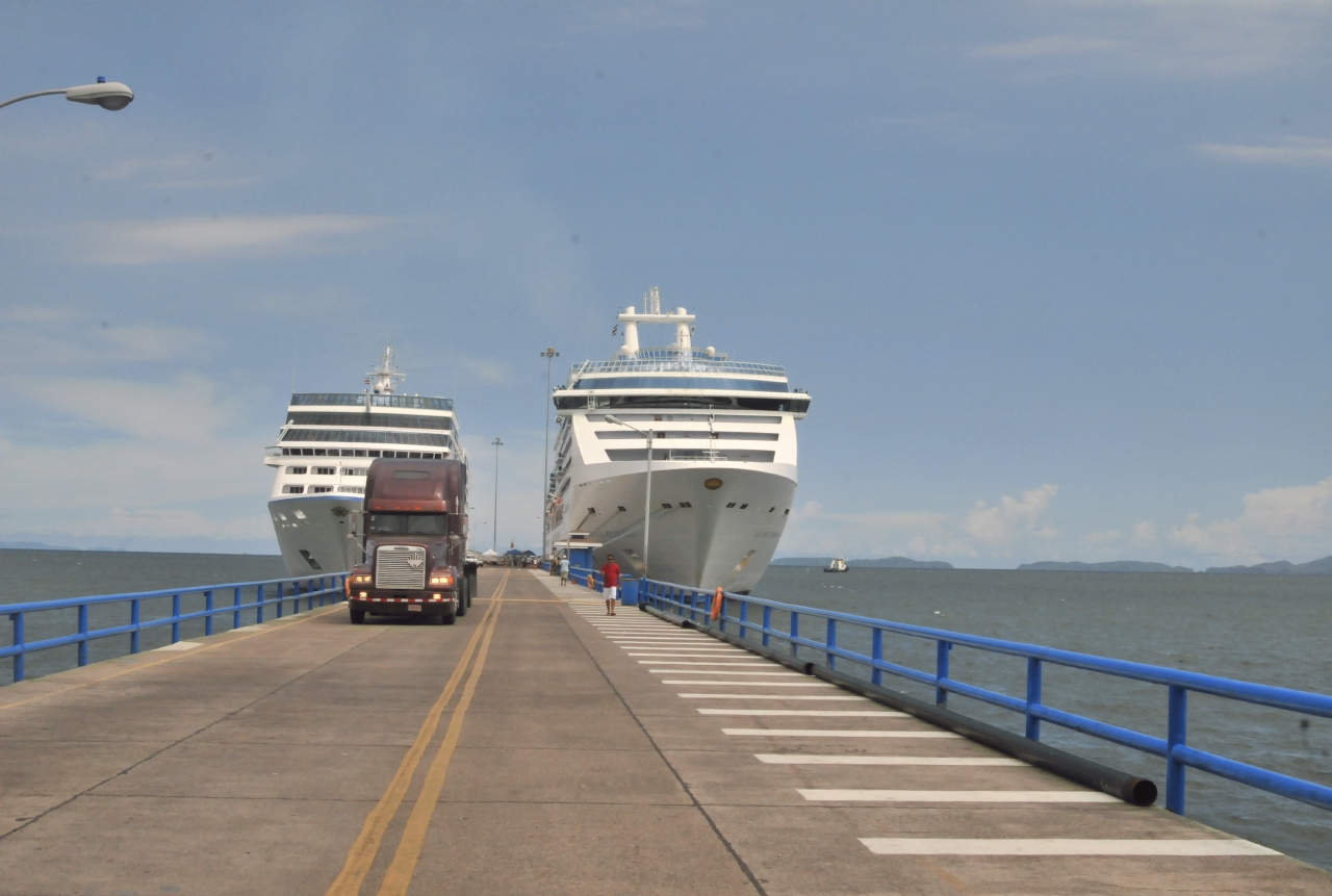 ./Puntarenas_Costa_Rica_20140508_131958_C14_3061.jpg