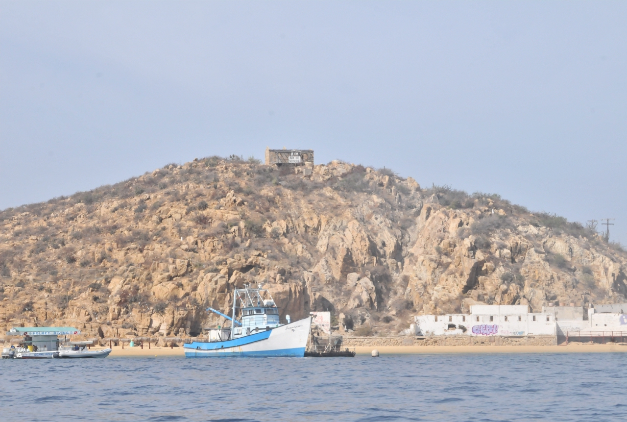 ./Cabo_San_Lucas_Mexico_20140513_101746_C14_3578.jpg