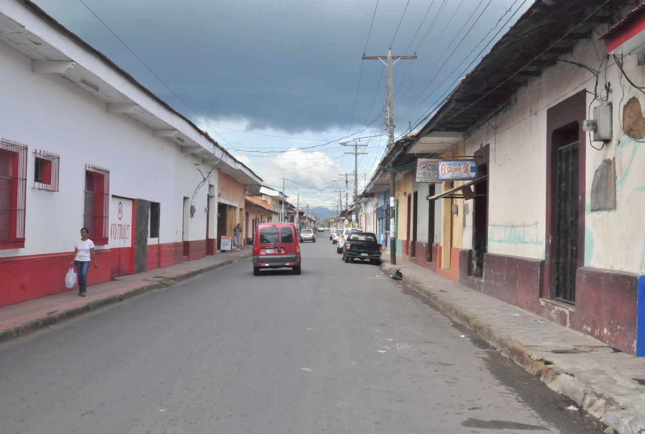 ./Leon_Nicaragua_20111116_125122_B12_0952.jpg