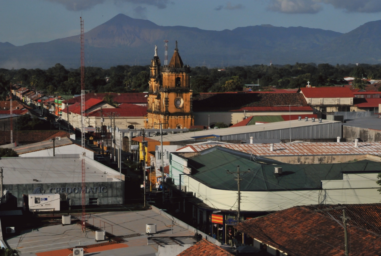 ./Leon_Nicaragua_20111117_155624_B12_1380.jpg