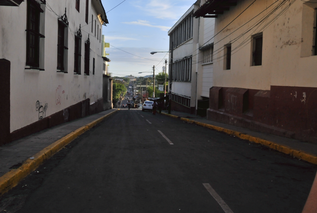 ./Leon_Nicaragua_20111117_161927_B12_1425.jpg