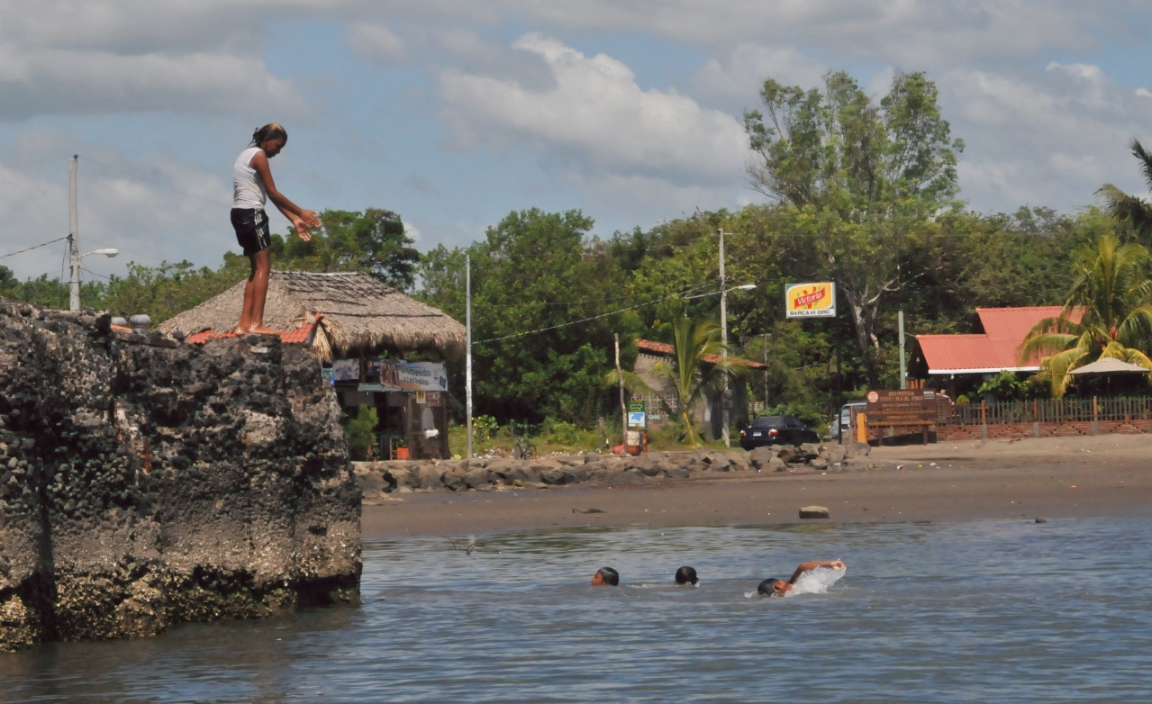 ./People_Of_Nicaragua_20111117_111649_B12_1170.jpg