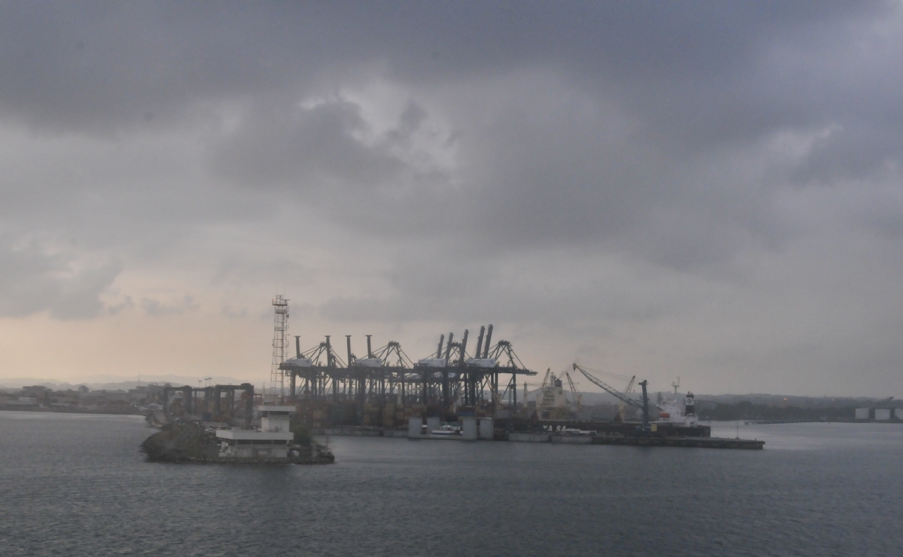 ./Panama_Canal_20140525_072247_C14_2421.jpg