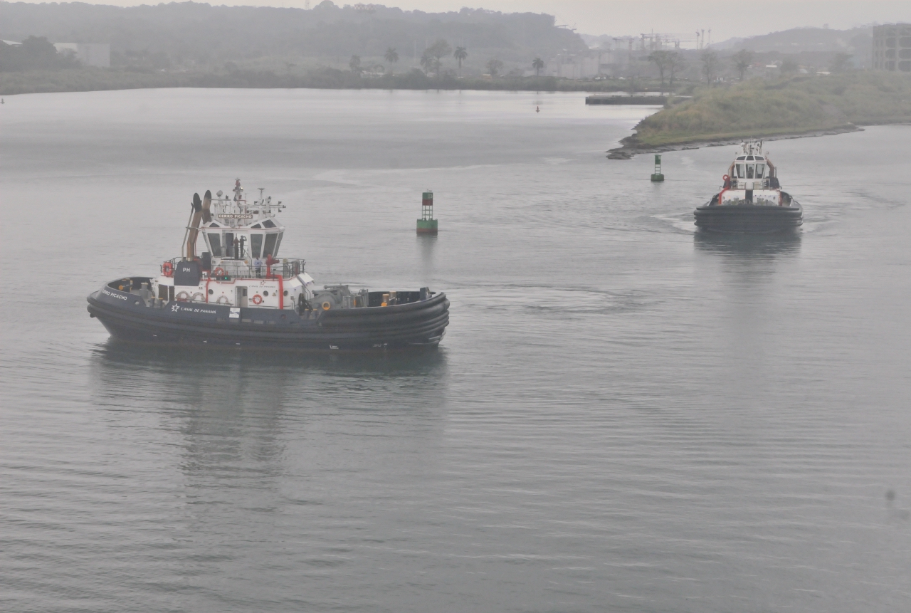 ./Panama_Canal_20140525_081059_C14_2438.jpg