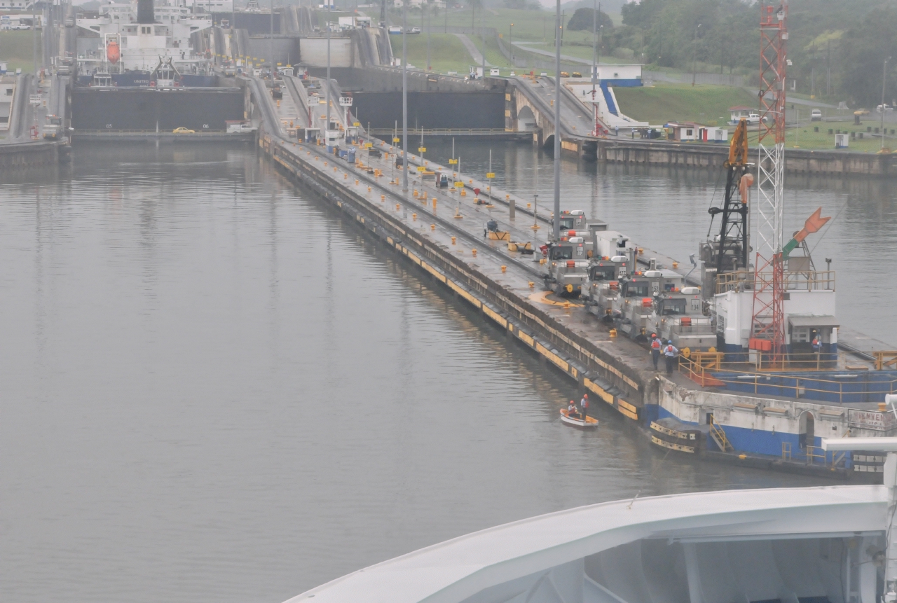 ./Panama_Canal_20140525_084233_C14_2468.jpg