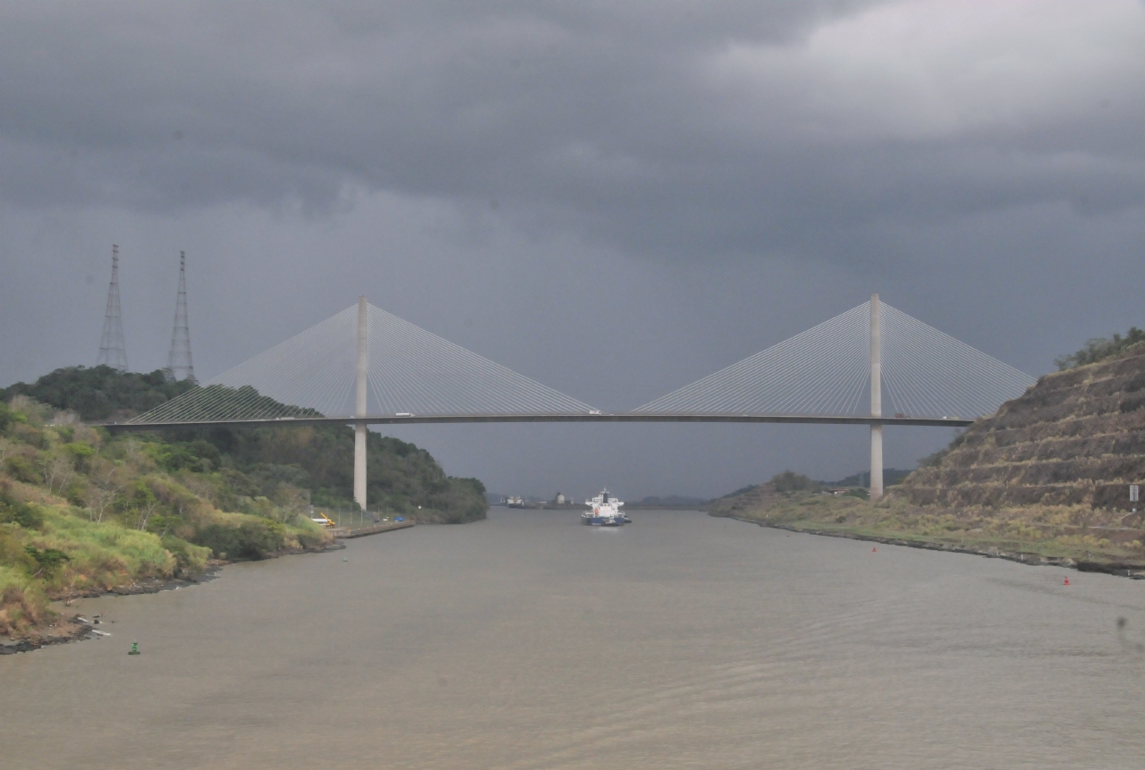 ./Panama_Canal_20140525_150052_C14_2716.jpg