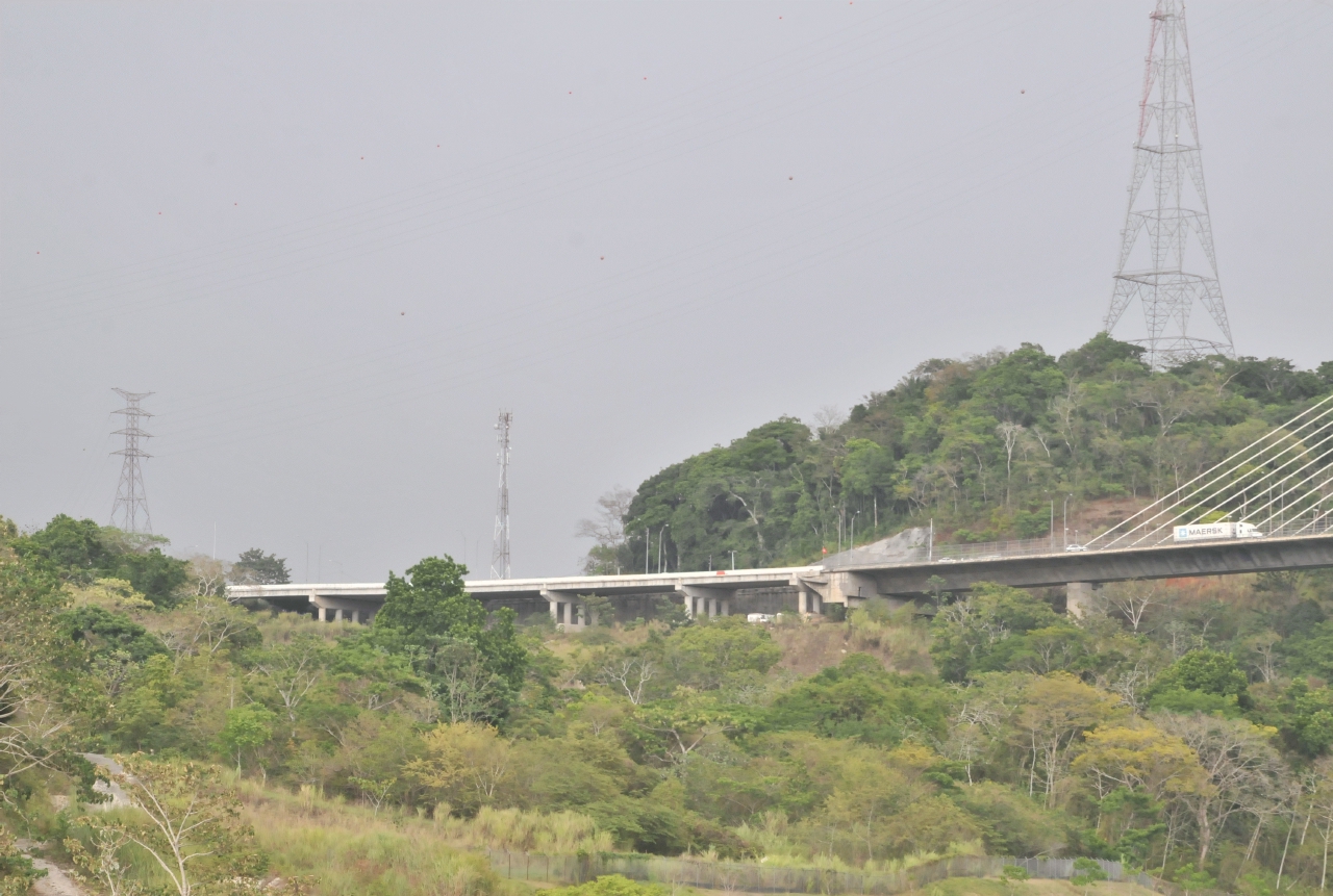 ./Panama_Canal_20140525_150406_C14_2721.jpg