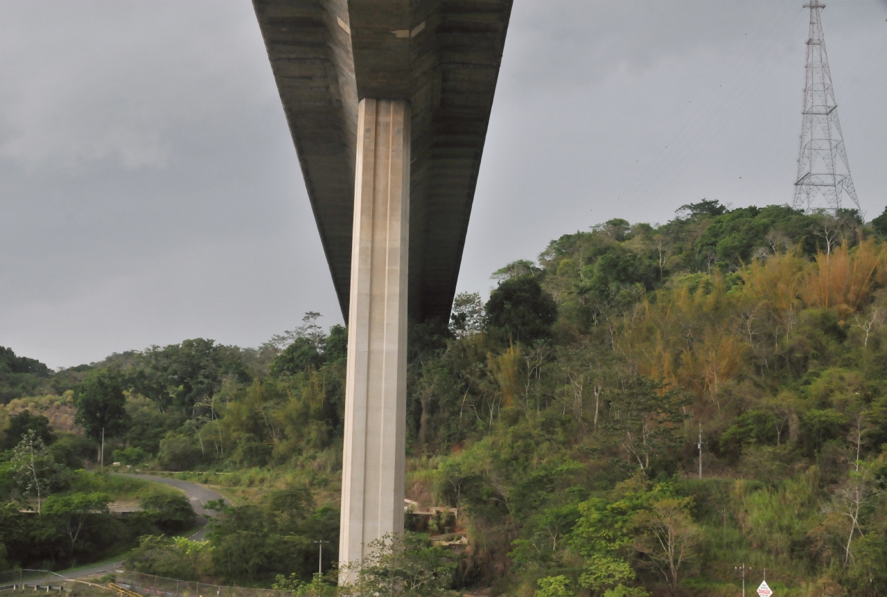 ./Panama_Canal_20140525_151016_C14_2739.jpg