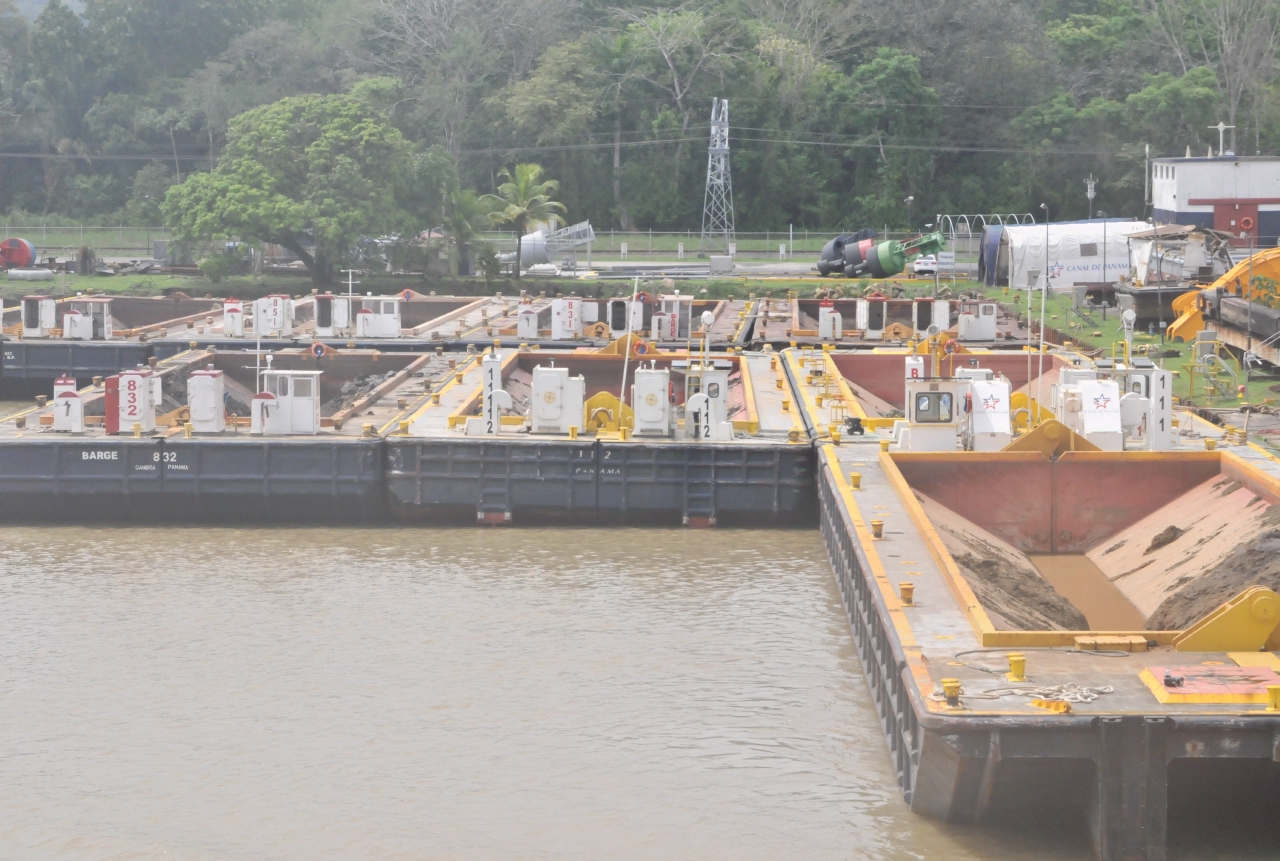 ./Panama_Canal_20140525_135648_C14_2675.jpg