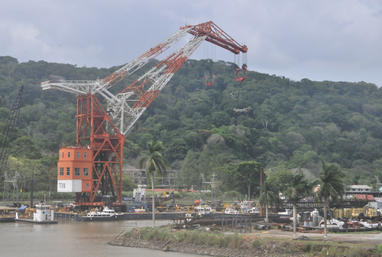 ./Panama_Canal_20140525_135722_C14_2678.jpg