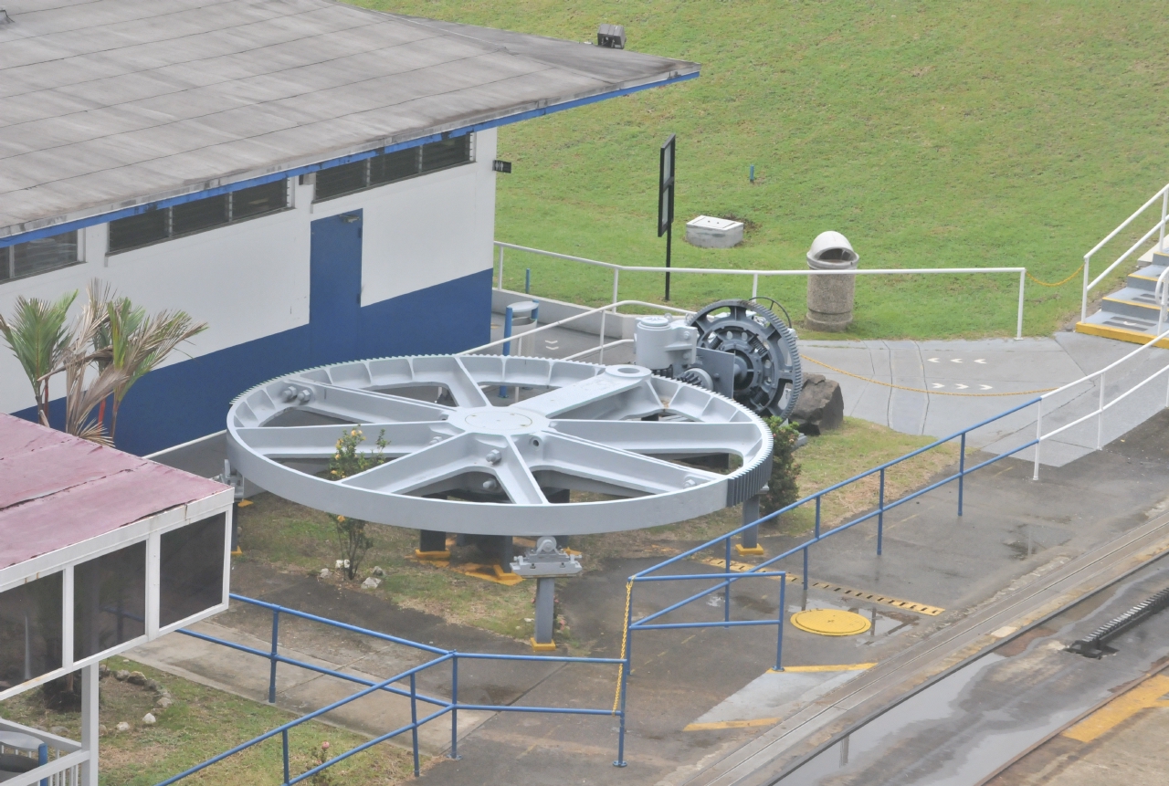 ./Panama_Canal_20140525_101444_C14_2552.jpg