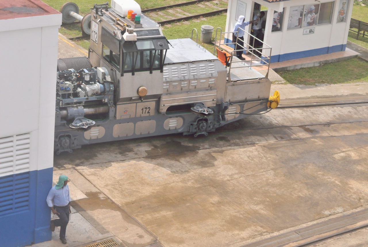 ./Panama_Canal_20140525_101237_C14_2548.jpg