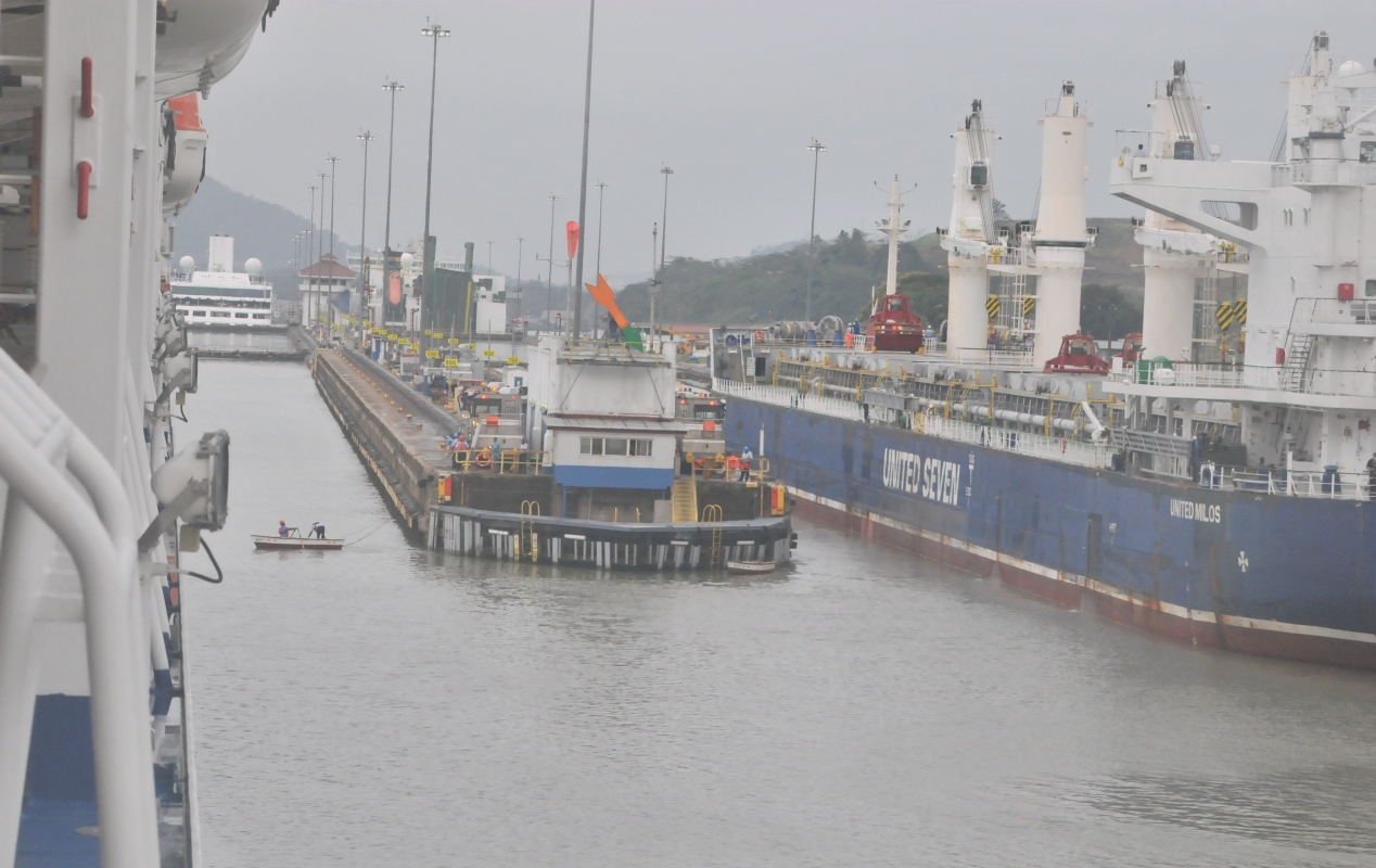 ./Panama_Canal_20140525_171755_C14_2823.jpg