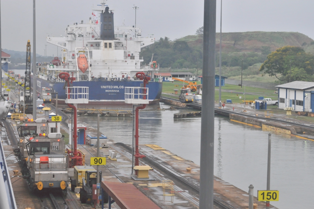 ./Panama_Canal_20140525_174208_C14_2843.jpg