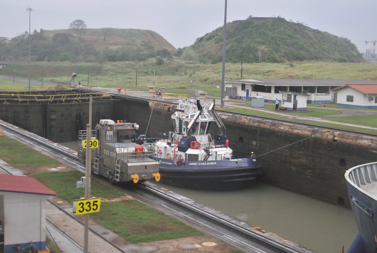 ./Panama_Canal_20140525_175628_C14_2856.jpg