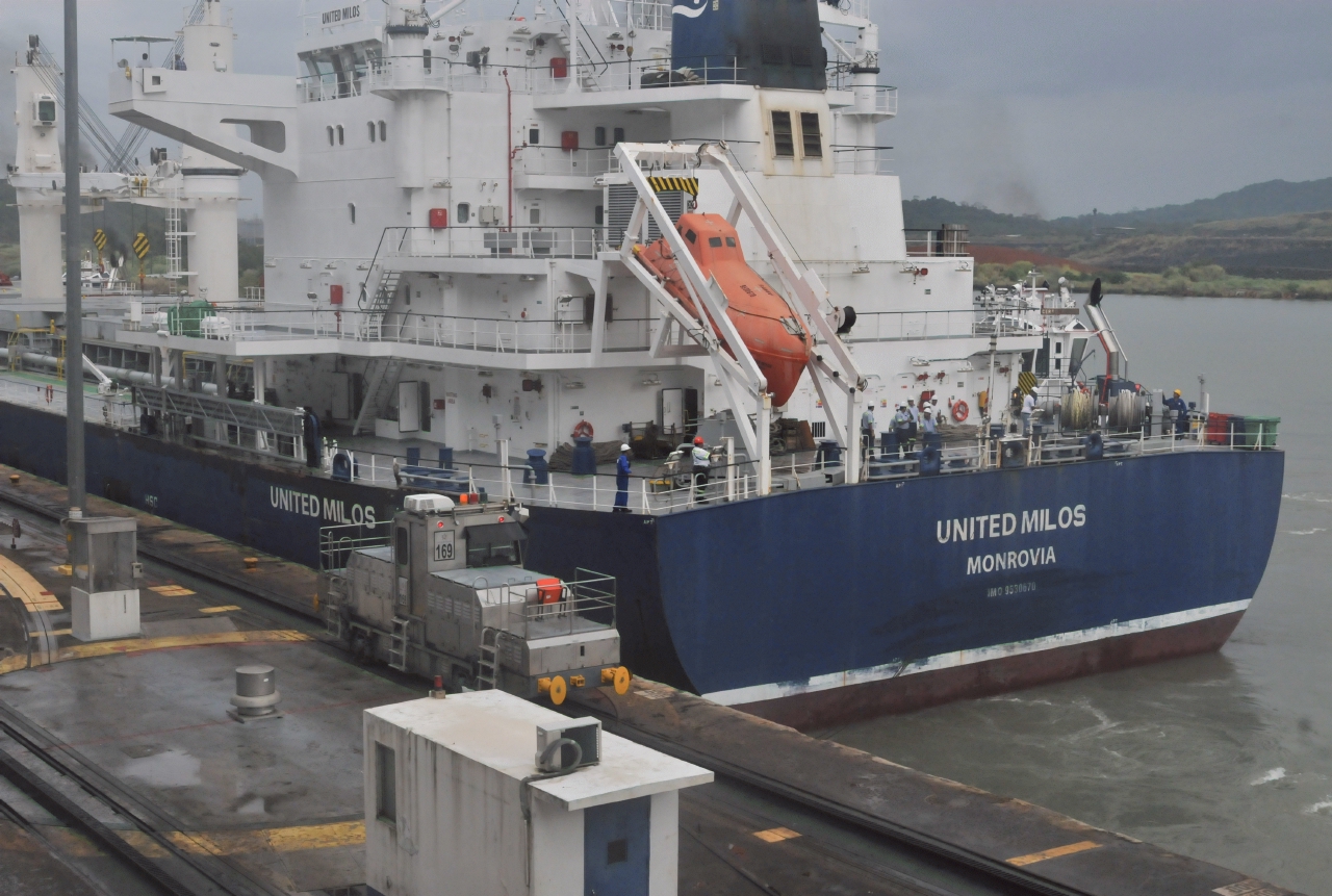 ./Panama_Canal_20140525_172137_C14_2832.jpg