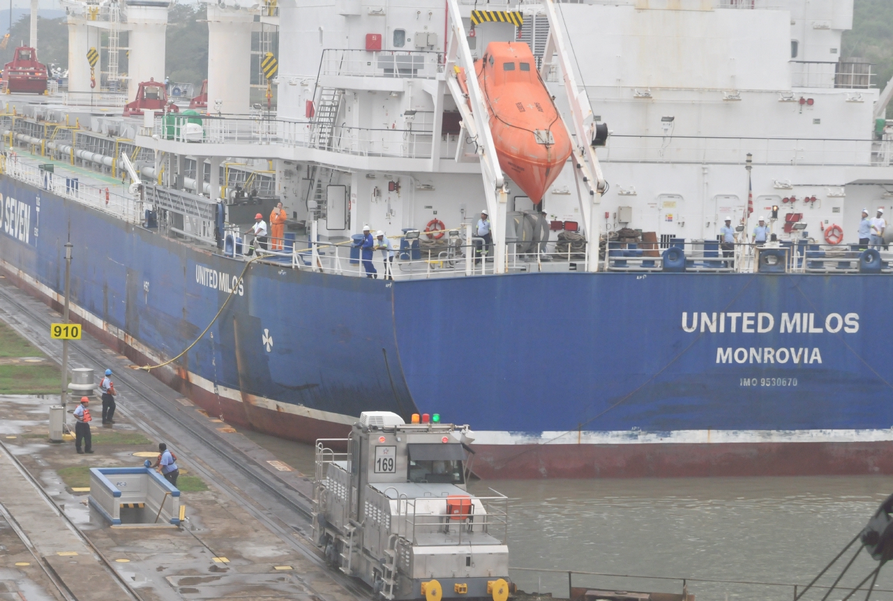 ./Panama_Canal_20140525_174802_C14_2846.jpg