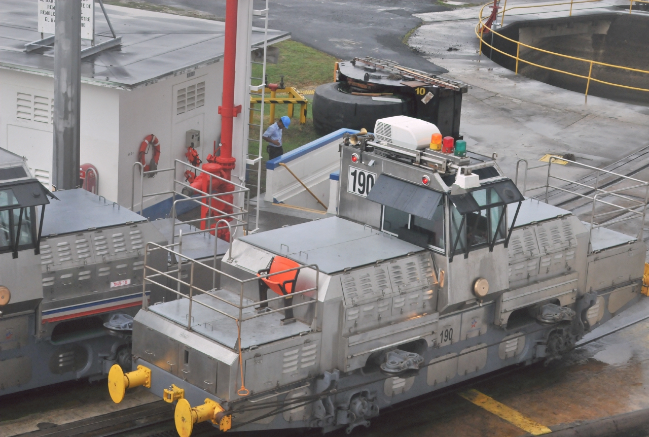 ./Panama_Canal_20140525_161632_X14_2776.jpg