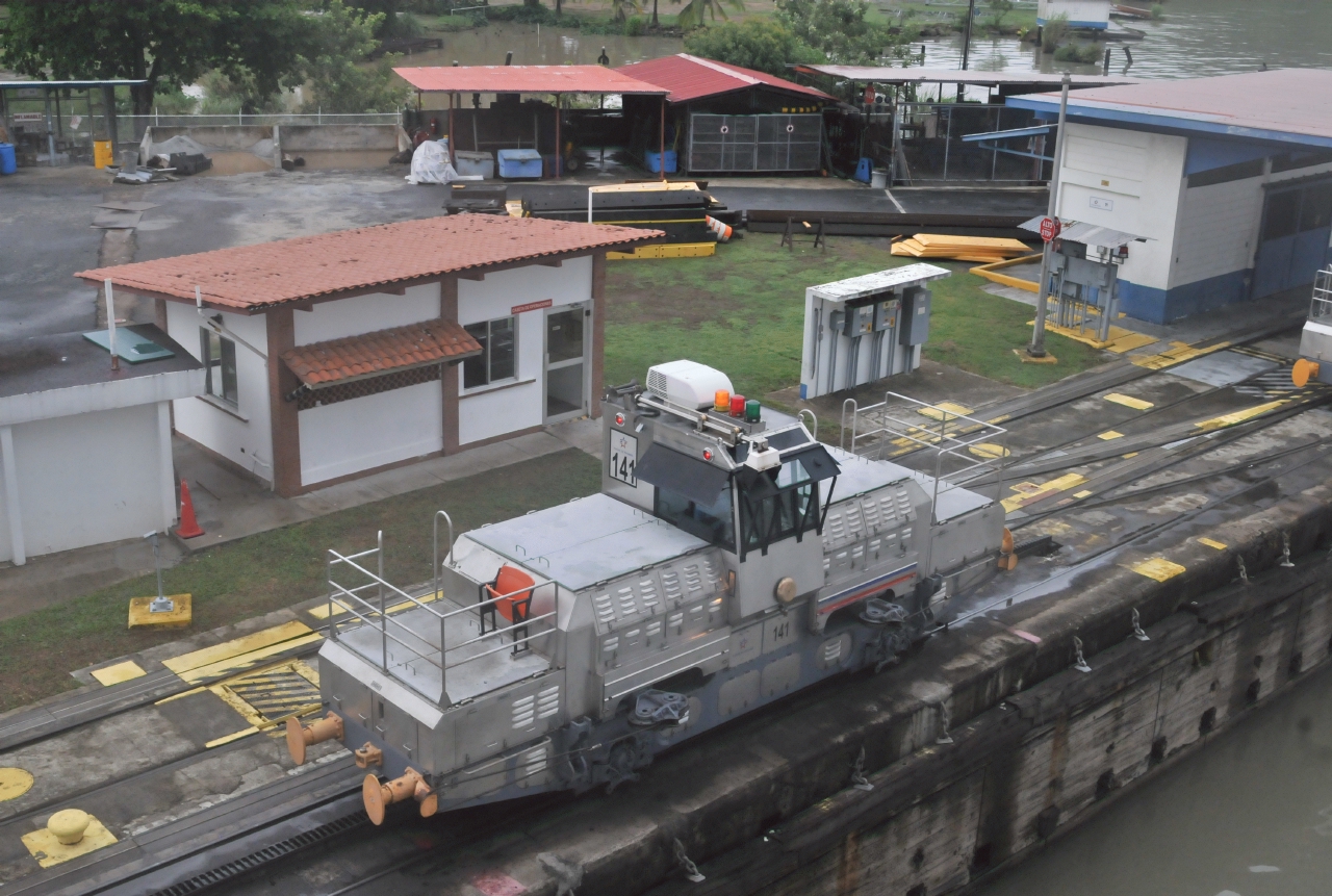 ./Panama_Canal_20140525_165145_C14_2813.jpg