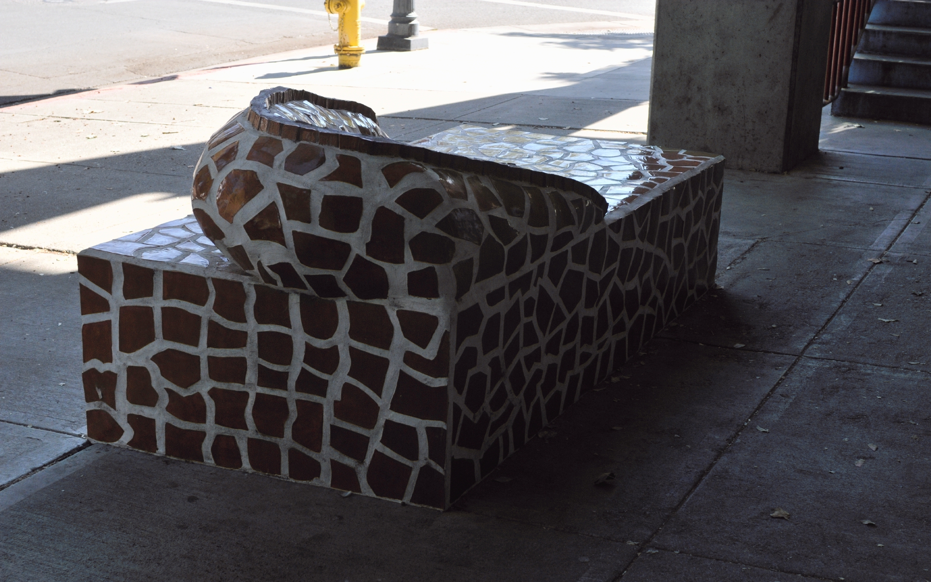 ./Girrafe_Bench_Art_by_Jean_Van_Keuren_Davis_California_20191018_130856_C19_5314.jpg