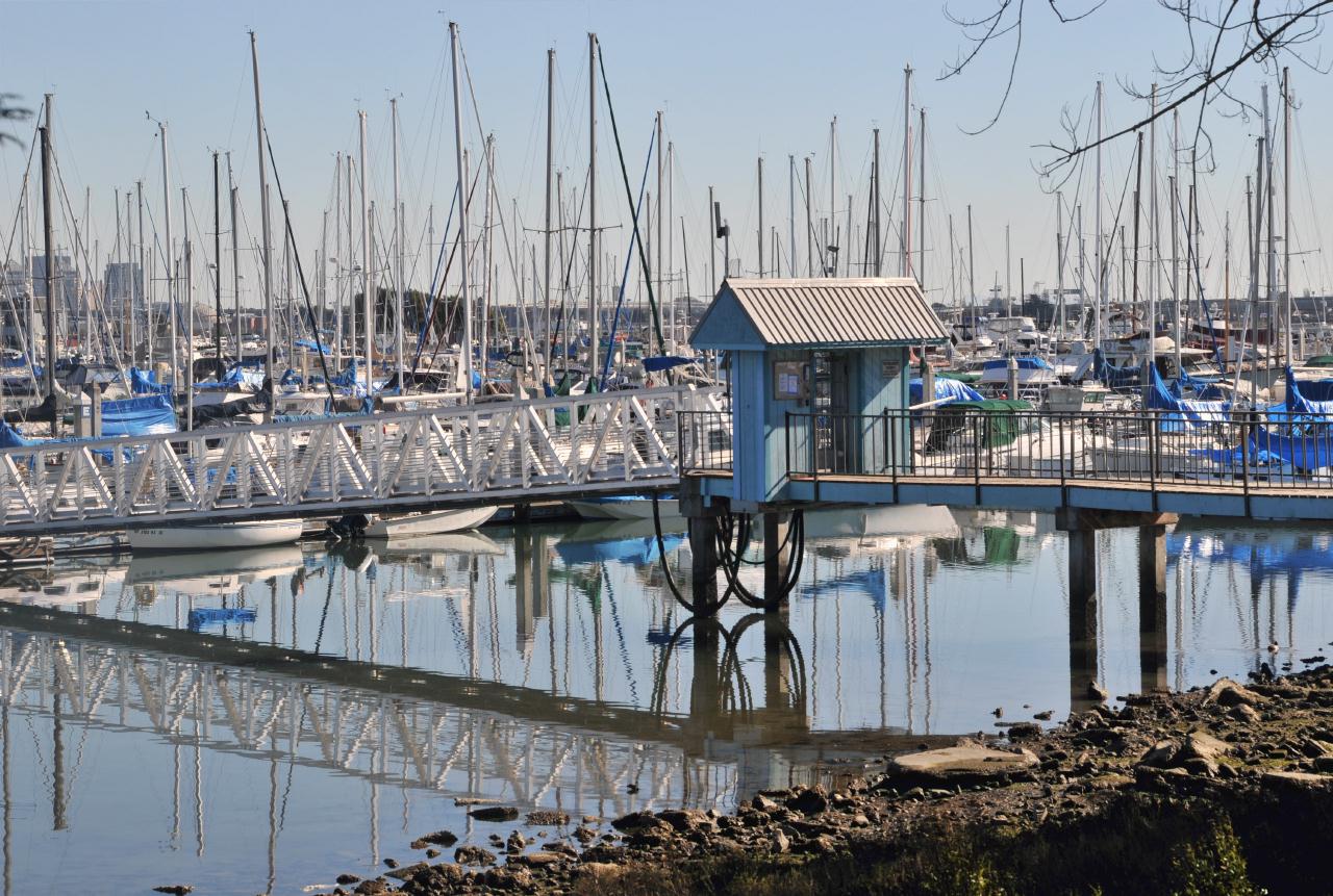 ./EmeryvilleMarina20090201_19_135030_8755BCX.jpg