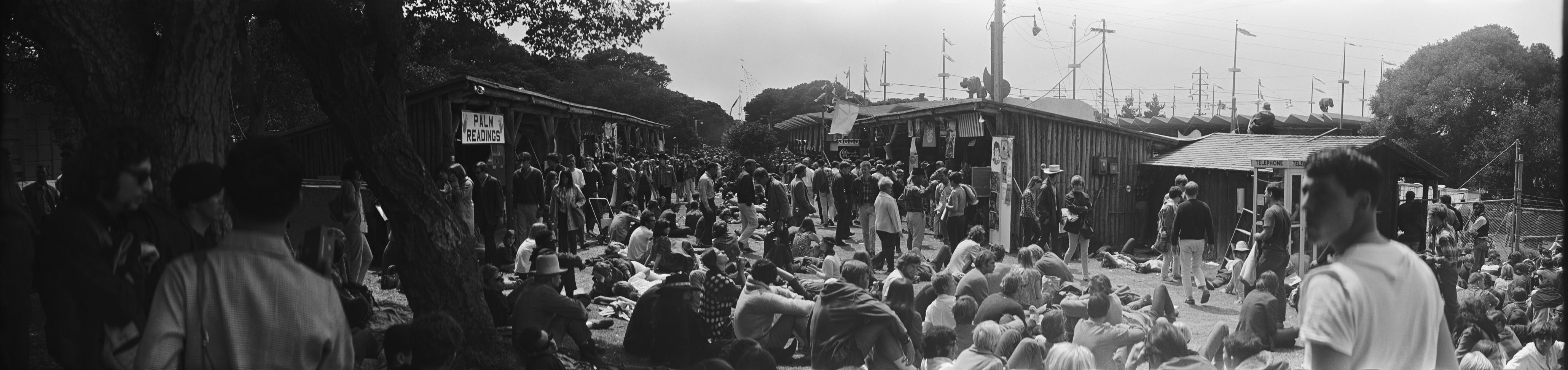 ./W.MontereyPop1967_10.jpg