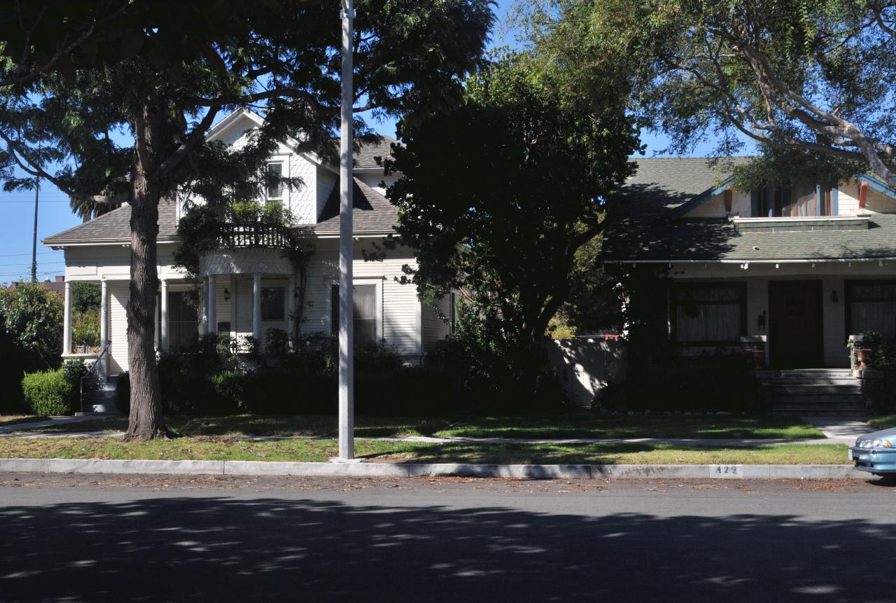 ./Downtown_Oxnard_20101009_104720_BCX_8758.jpg