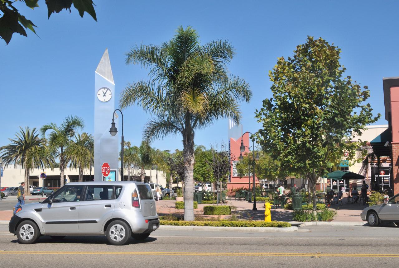 ./Downtown_Oxnard_20101009_110446_BCX_8798.jpg