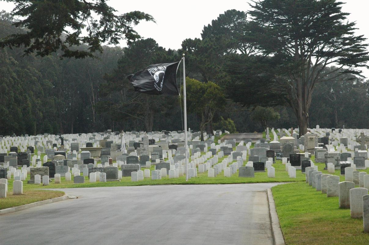 ./SFNatCemetery2007_09.jpg