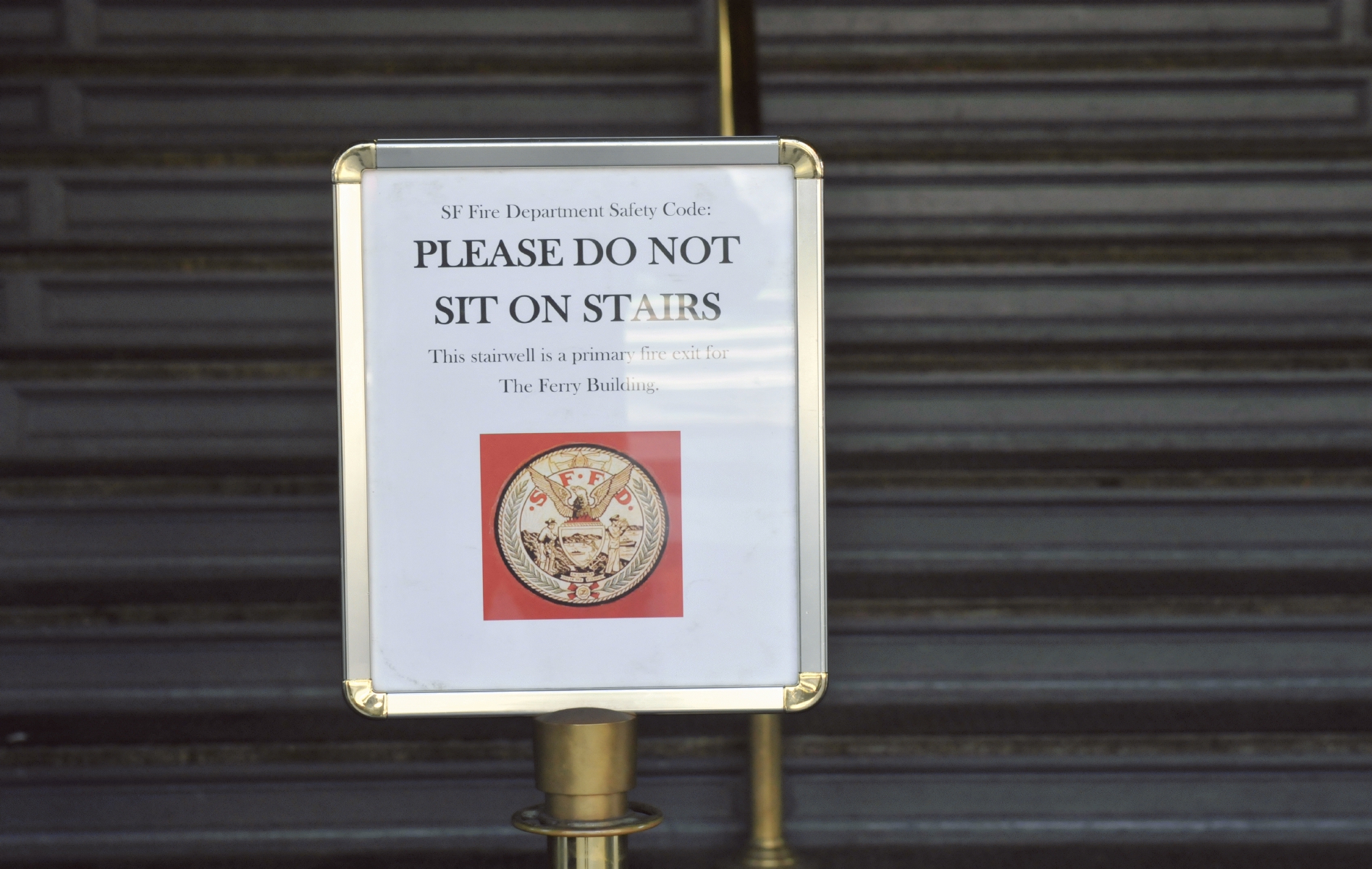 ./Plaques_Ferry_Building_San_Francisco_20180506_100840_C18_3510.jpg