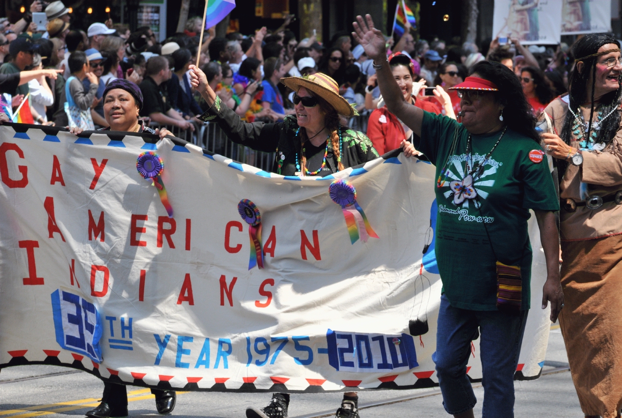 ./San_Francisco_LGBT_Pride_Parade_20130630_112136_B13_5953.jpg