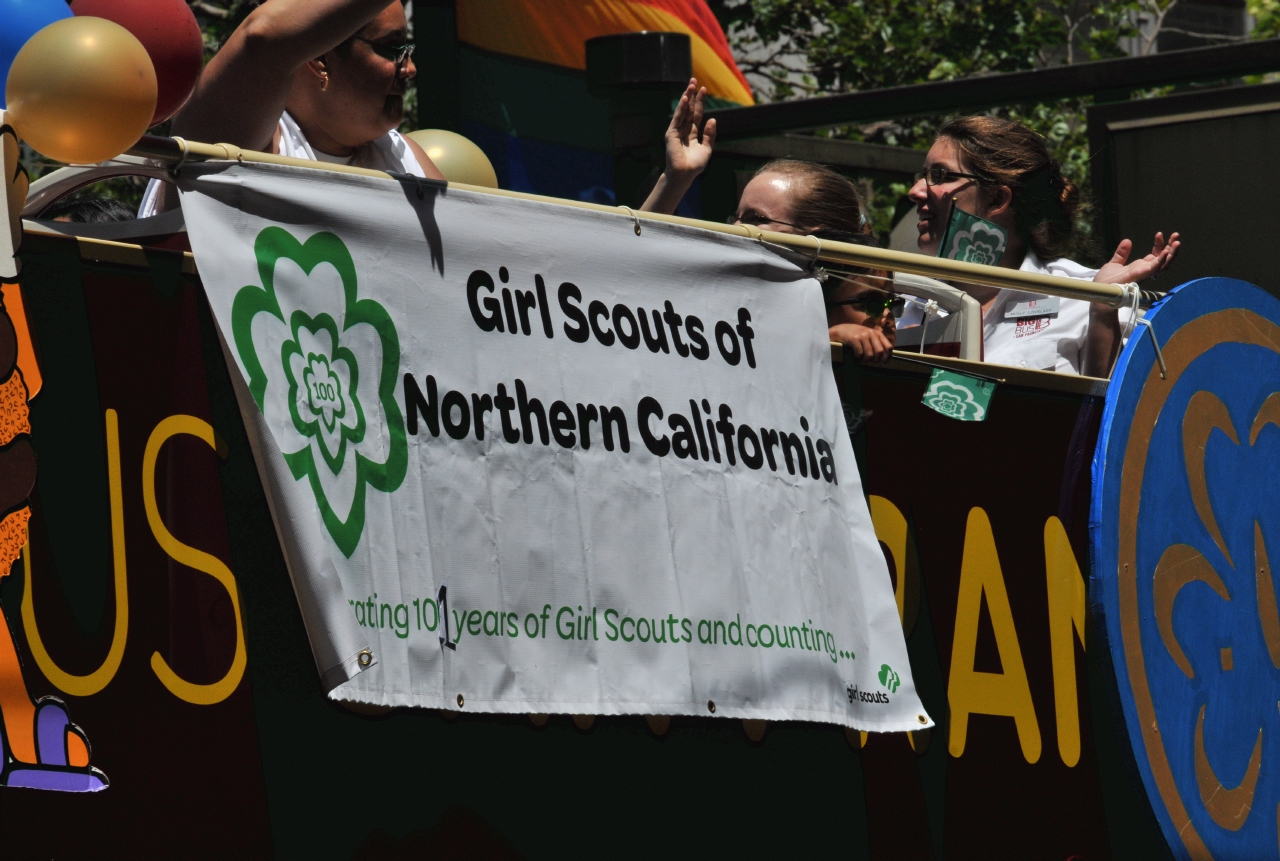 ./San_Francisco_LGBT_Pride_Parade_20130630_125121_B13_6684.jpg