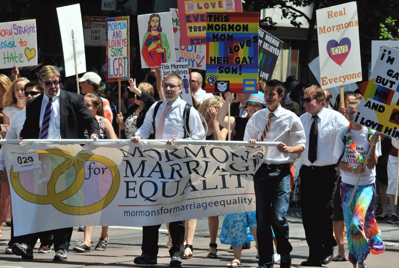 ./San_Francisco_LGBT_Pride_Parade_20130630_114056_B13_6093.jpg