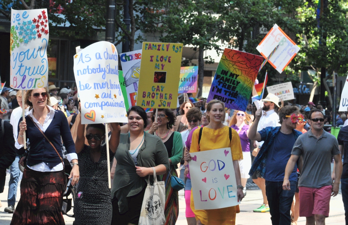 ./San_Francisco_LGBT_Pride_Parade_20130630_114110_B13_6099.jpg