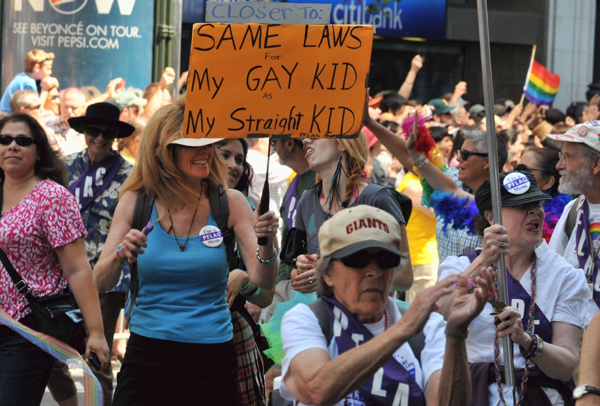 ./San_Francisco_LGBT_Pride_Parade_20130630_110507_B13_5834.jpg