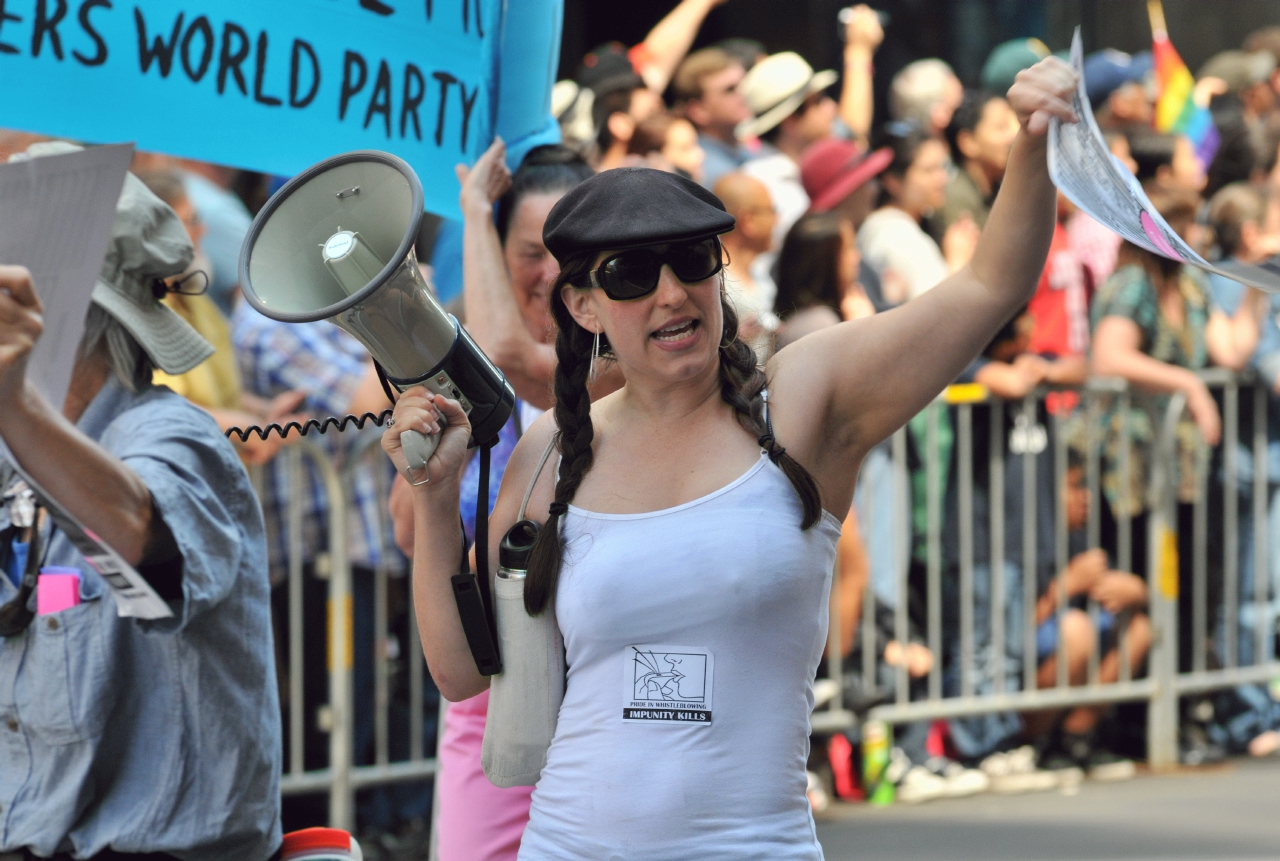 ./San_Francisco_LGBT_Pride_Parade_20130630_105708_B13_5741.jpg