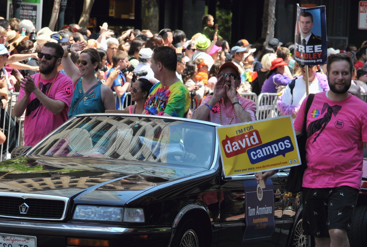 ./San_Francisco_LGBT_Pride_Parade_20130630_115728_B13_6225.jpg