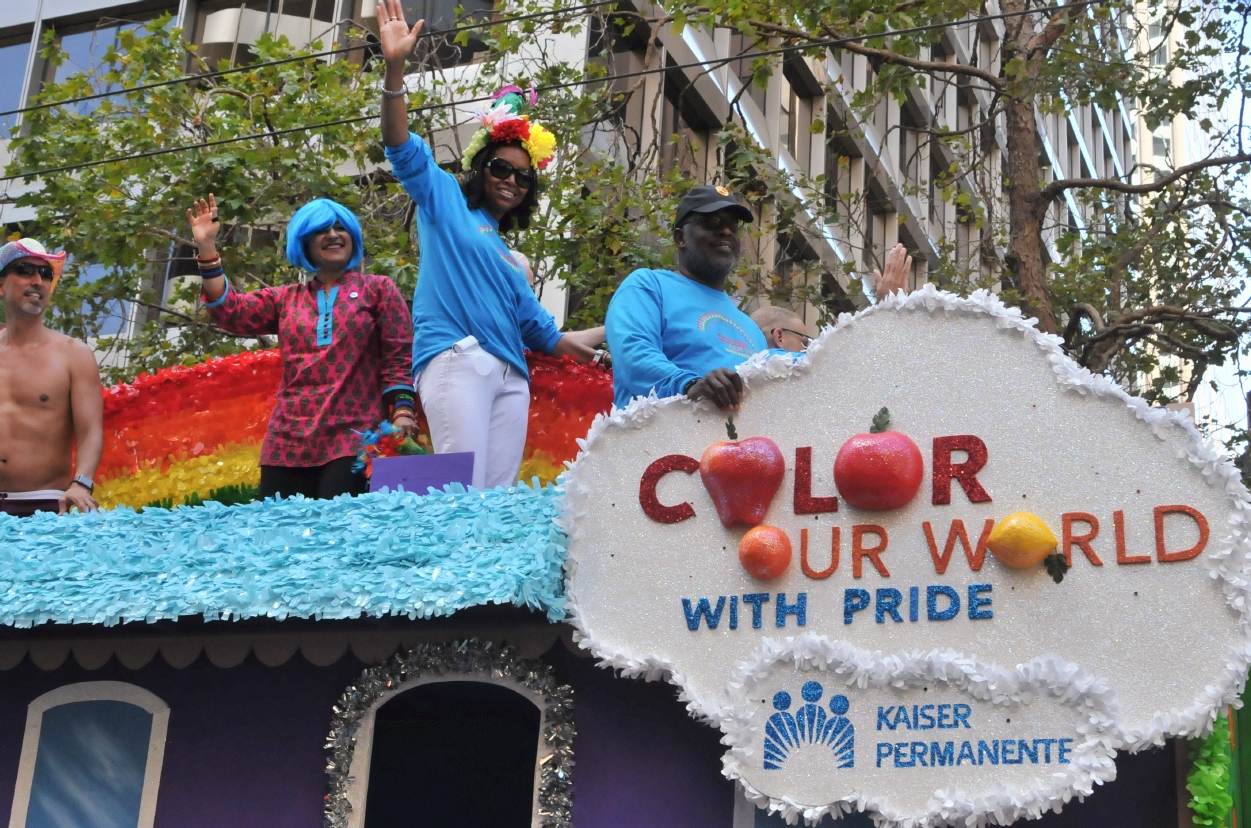 ./San_Francisco_Pride_Parade_20140629_113017_C14_6193.jpg