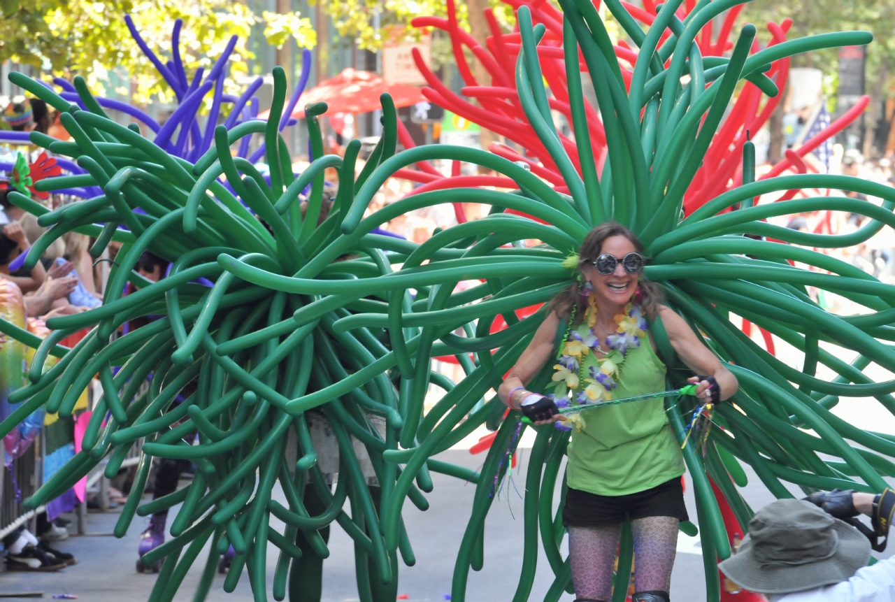 ./San_Francisco_Pride_Parade_20140629_104541_B14_0847.jpg