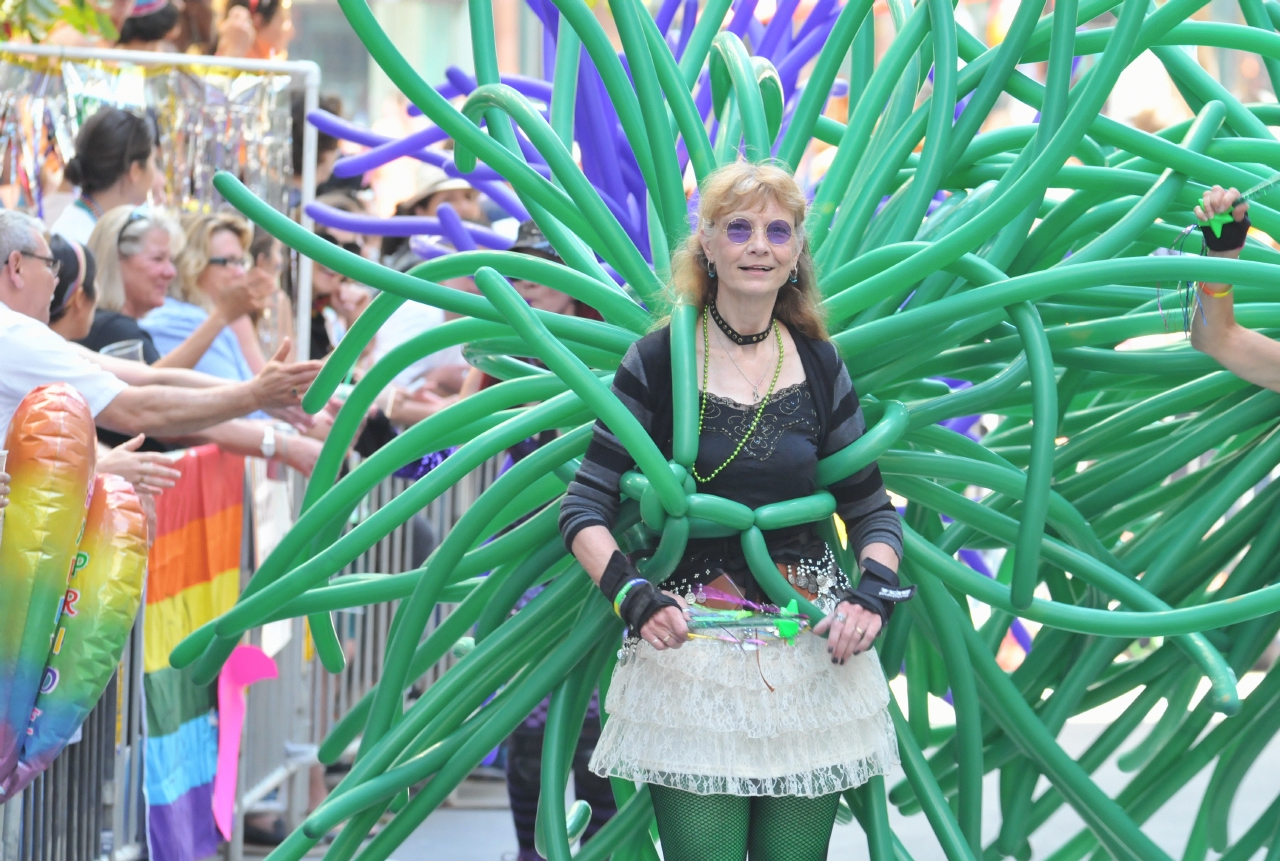 ./San_Francisco_Pride_Parade_20140629_104715_B14_0854.jpg