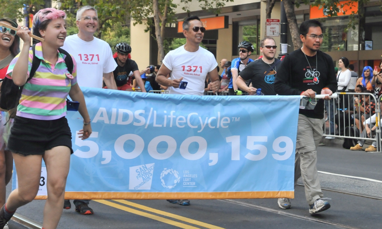 ./San_Francisco_Pride_Parade_20140629_102934_C14_5781.jpg