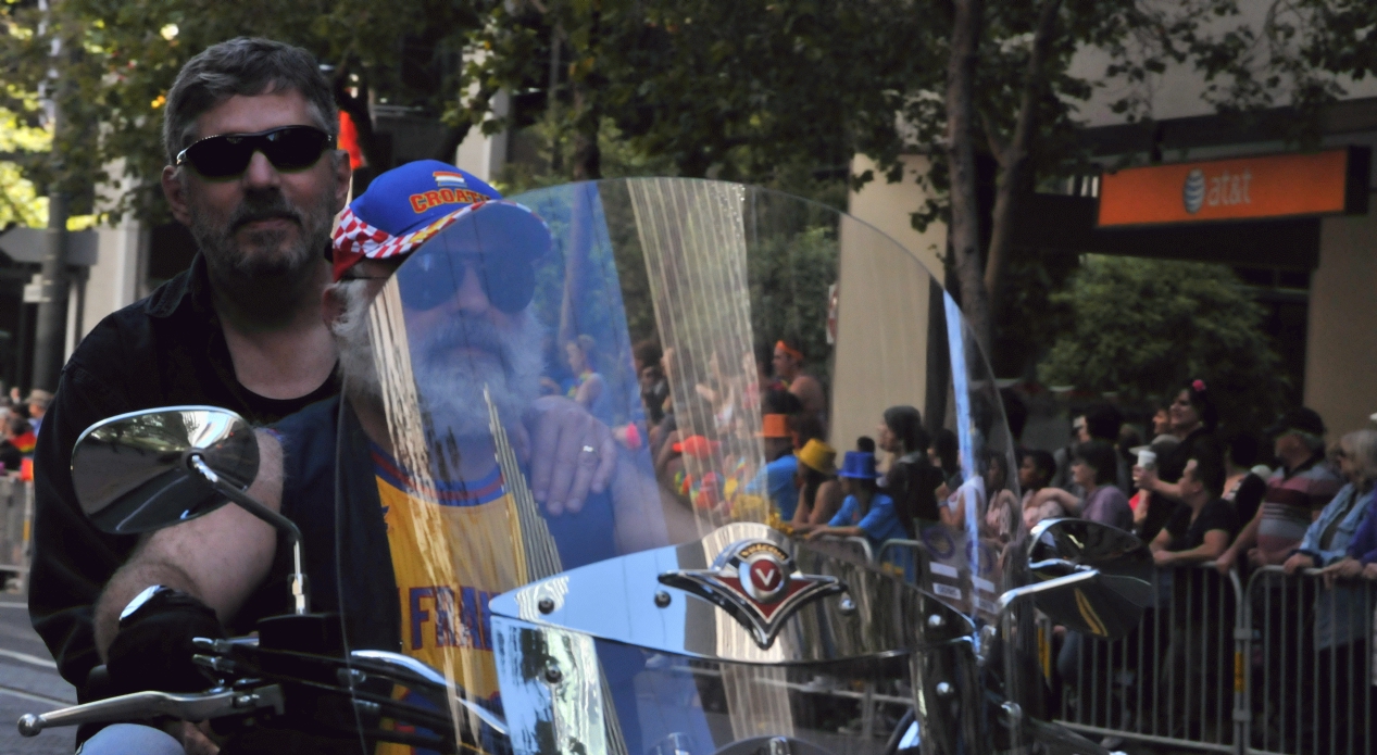 ./San_Francisco_Pride_Parade_20140629_103637_C14_5747.jpg