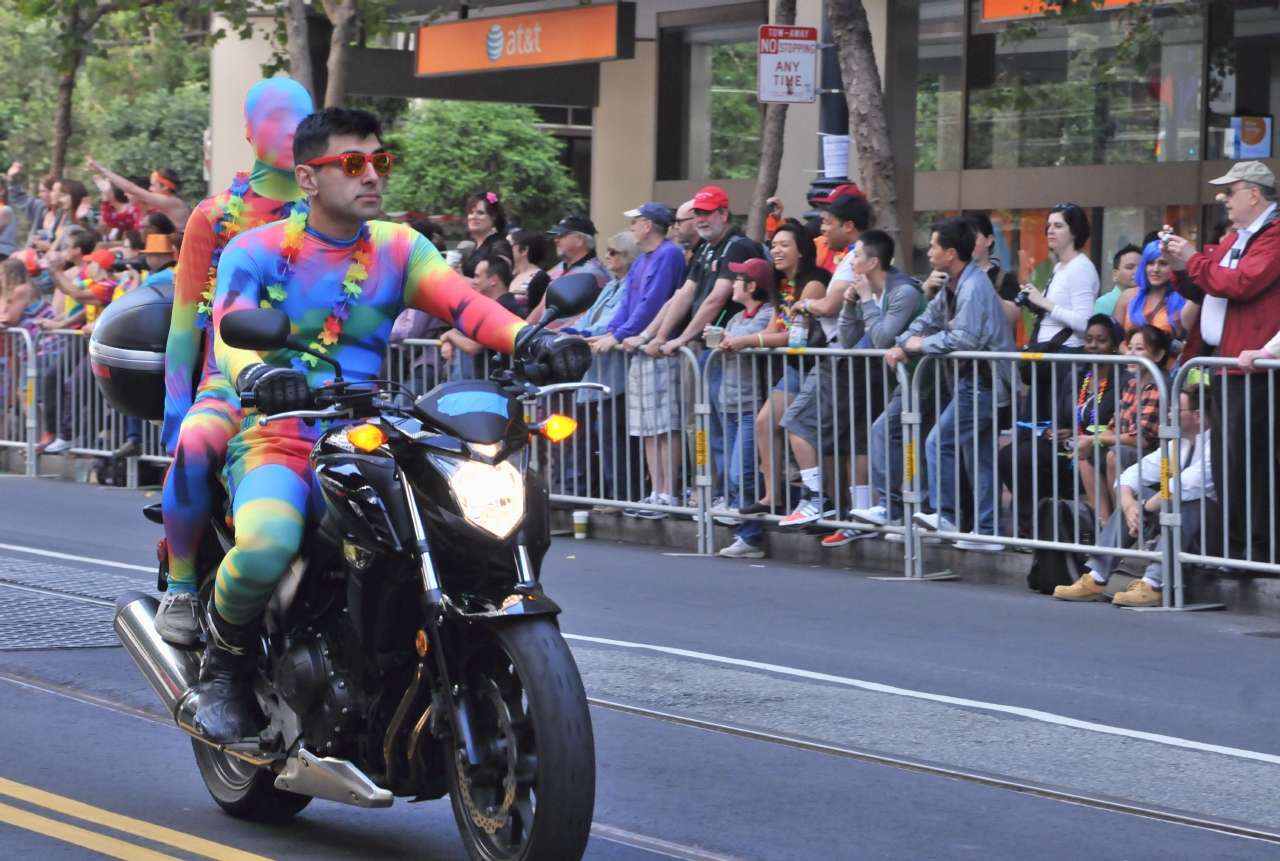 ./San_Francisco_Pride_Parade_20140629_103708_C14_5755.jpg