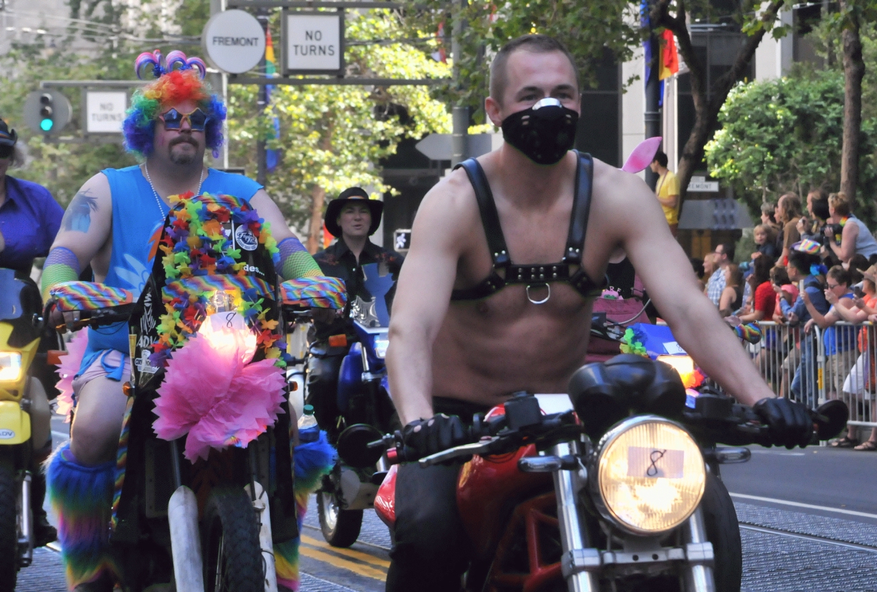 ./San_Francisco_Pride_Parade_20140629_103713_C14_5756.jpg